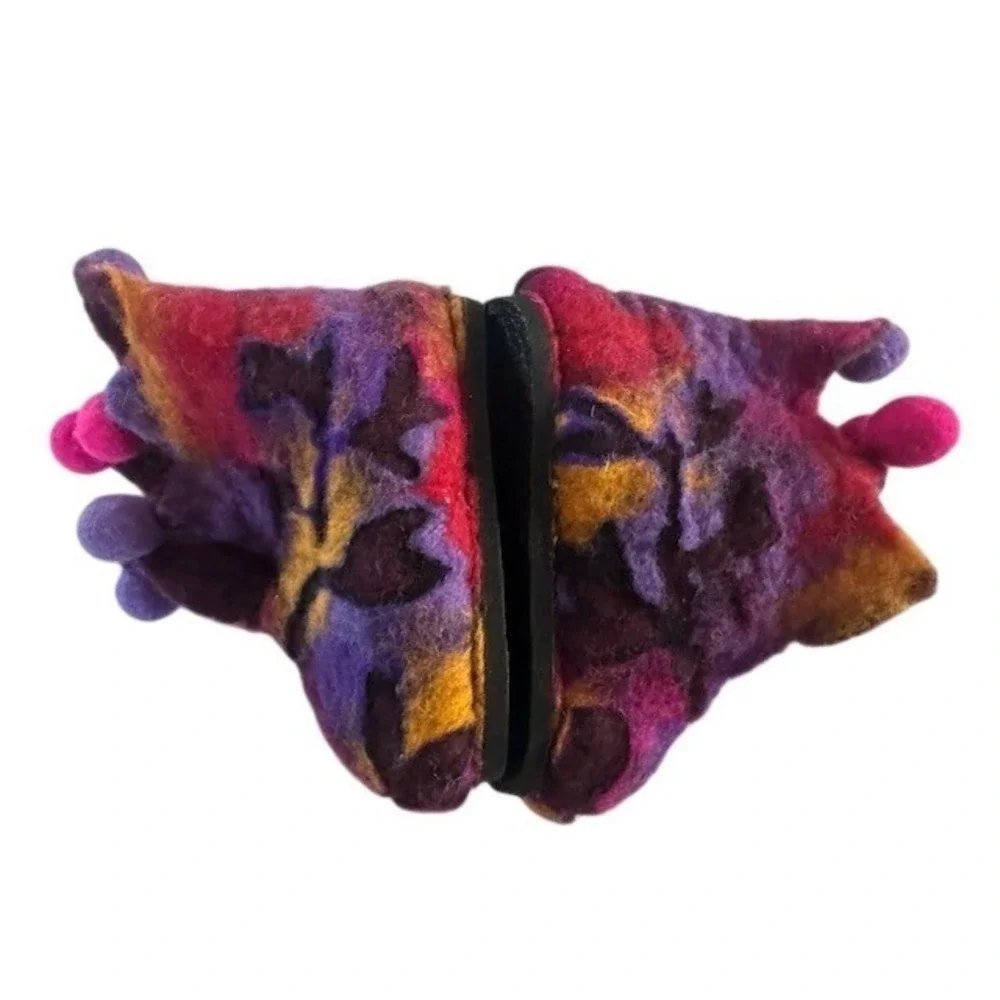 Euro Kids Felted Wool Slippers Boots Colorful Pom Poms Size euro 22 or 6